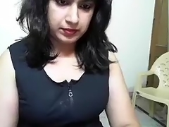 Desi Busty Sweetie Exposing With Moaning Voice